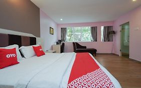 Capital O 89919 Hotel Hari Hari
